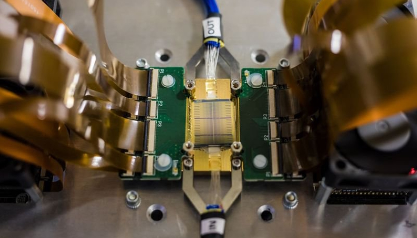 QuiX Quantum's photonic quantum processor