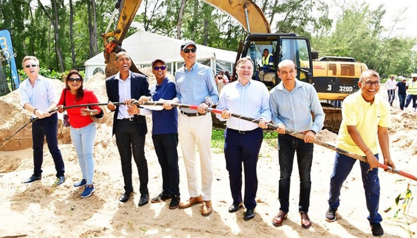 Mauritius Telecom landing the T3 cable