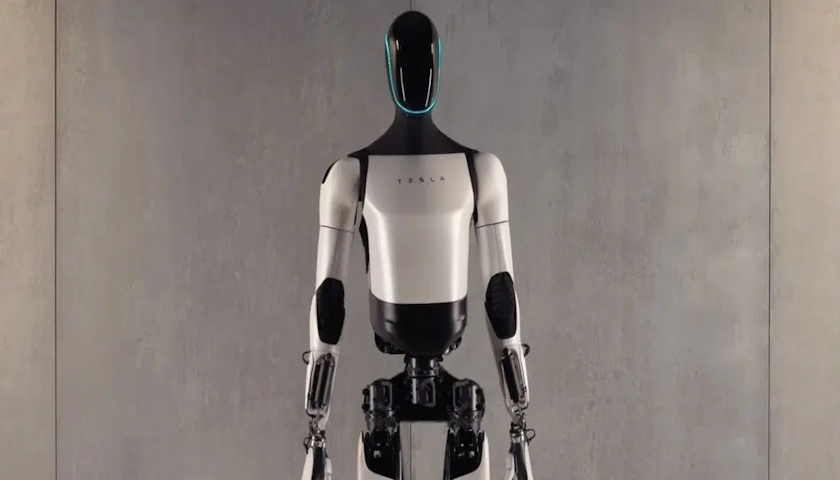 Elon Musk tvrdí, že Tesla nakupuje více výpočetní kapacity pro trénink humanoidního robota Optimus