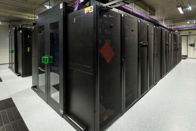 Datove_centrum_APC_by_Schneider_Electric